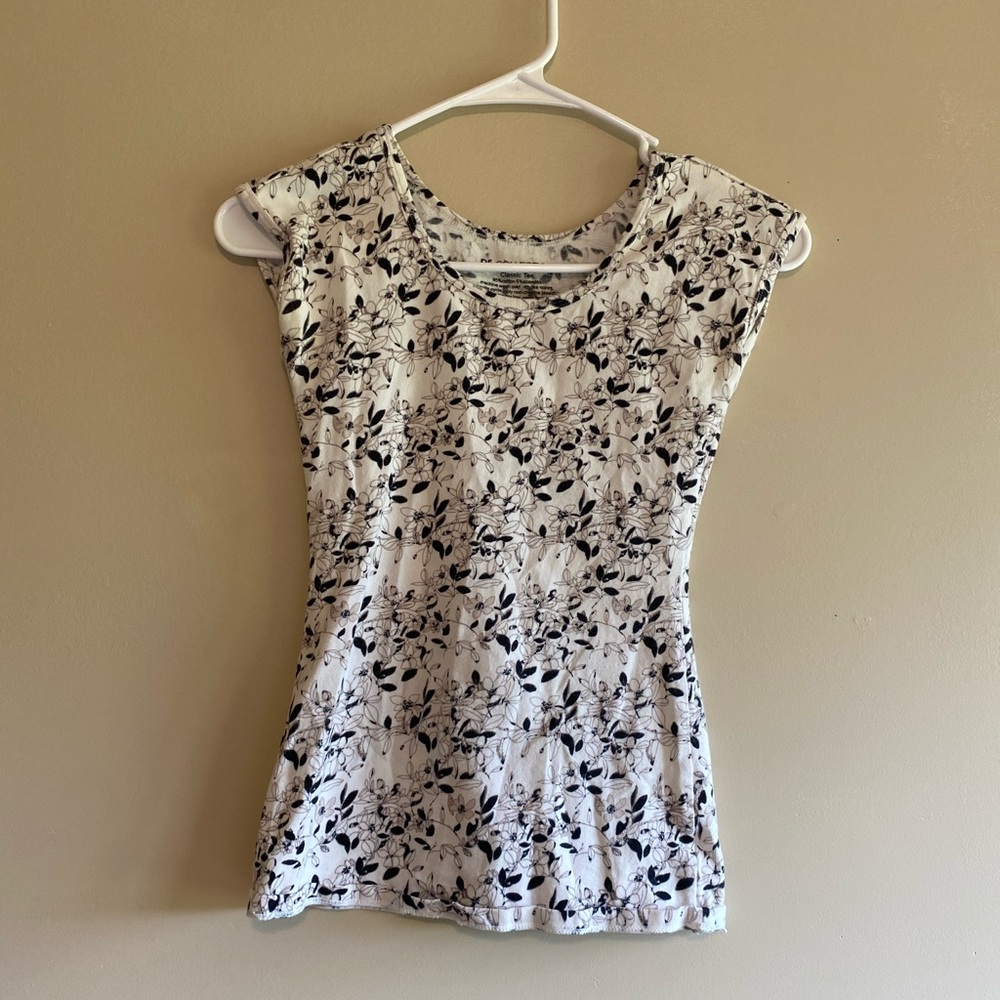 white and black flower tee